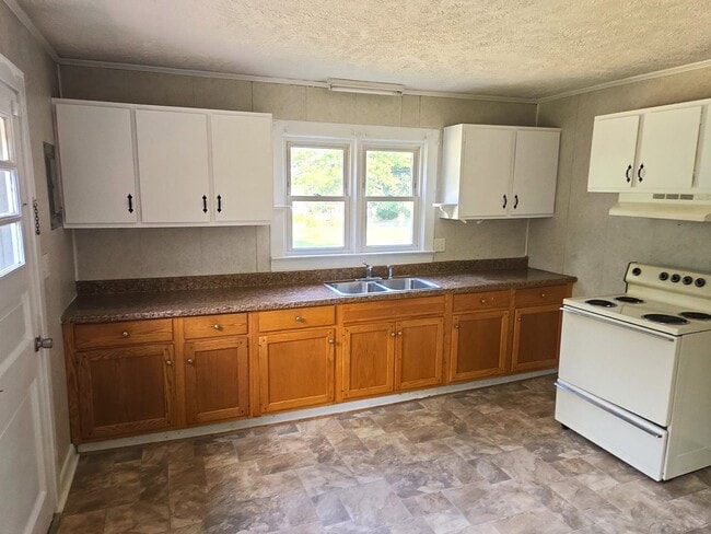 Building Photo - Cozy 2 bed/1 bath single-family home