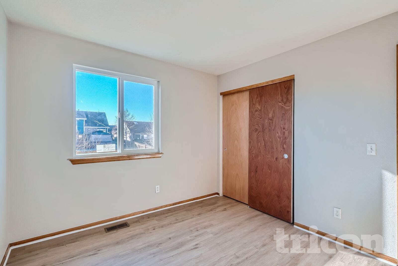 Building Photo - 446 W 116th Pl