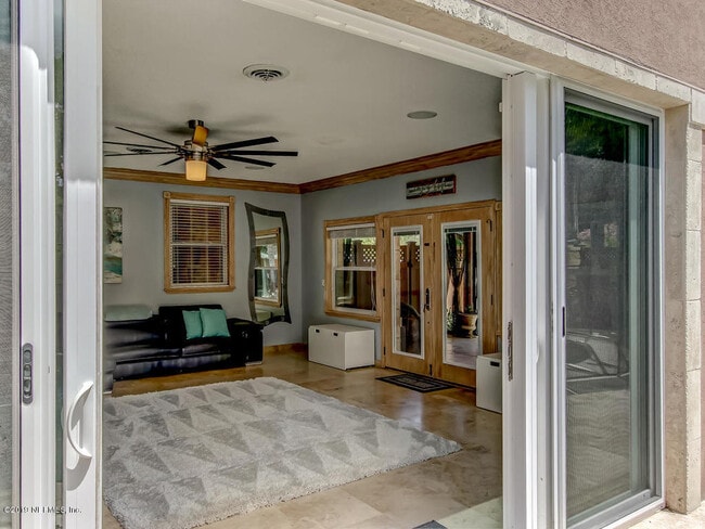 Building Photo - 88 Oakwood Rd