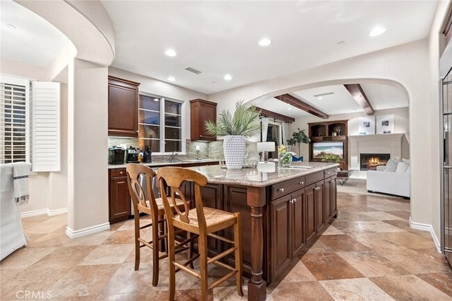 Building Photo - 33 Tall Hedge