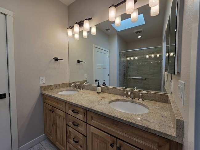 Building Photo - 3161 Viale Tresana Ct