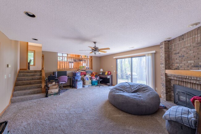 Building Photo - 4 br, 3 bath House - 5999 Highview Place