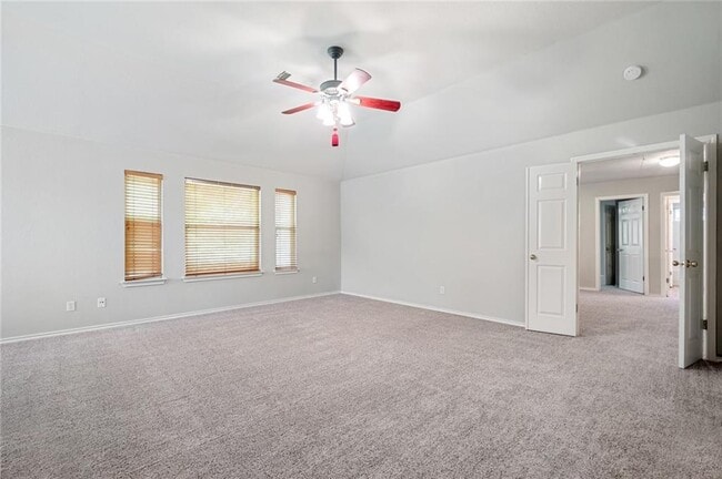 Building Photo - 4229 Kingsburg Dr