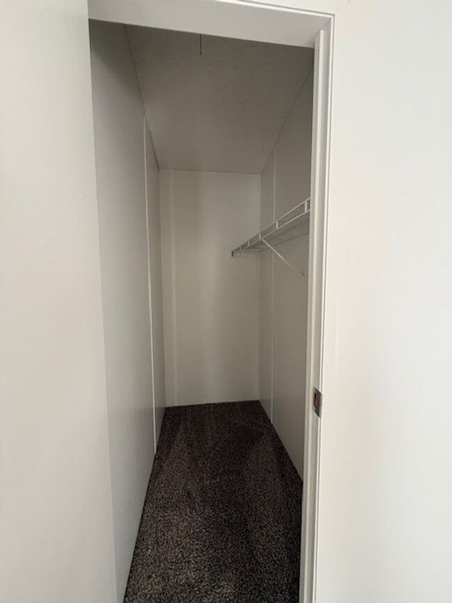 Building Photo - Reduced - 3 Bedroom 2 Bath home contact Property Pros Property Management