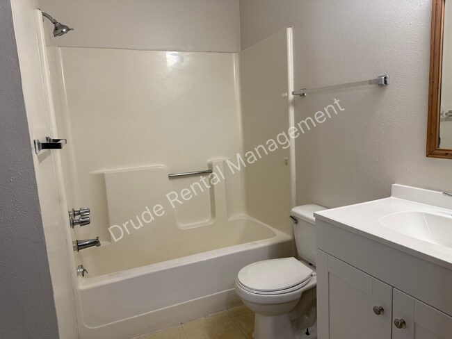 Building Photo - 13368 Berry Bowl Rd