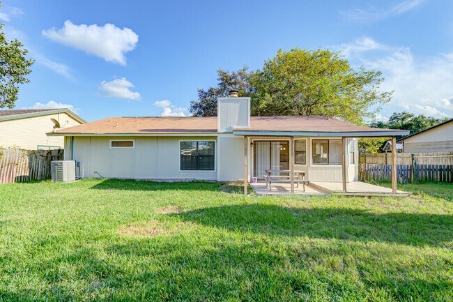 Building Photo - One Story Rental Home located near FM 78 and Walzem available for asap move in!