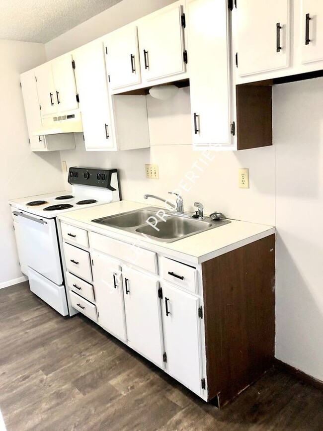 Building Photo - 112 Gold Strike Dr