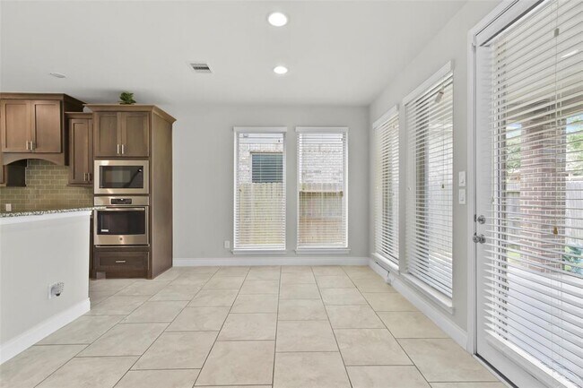 Building Photo - 10523 Largoward Ln