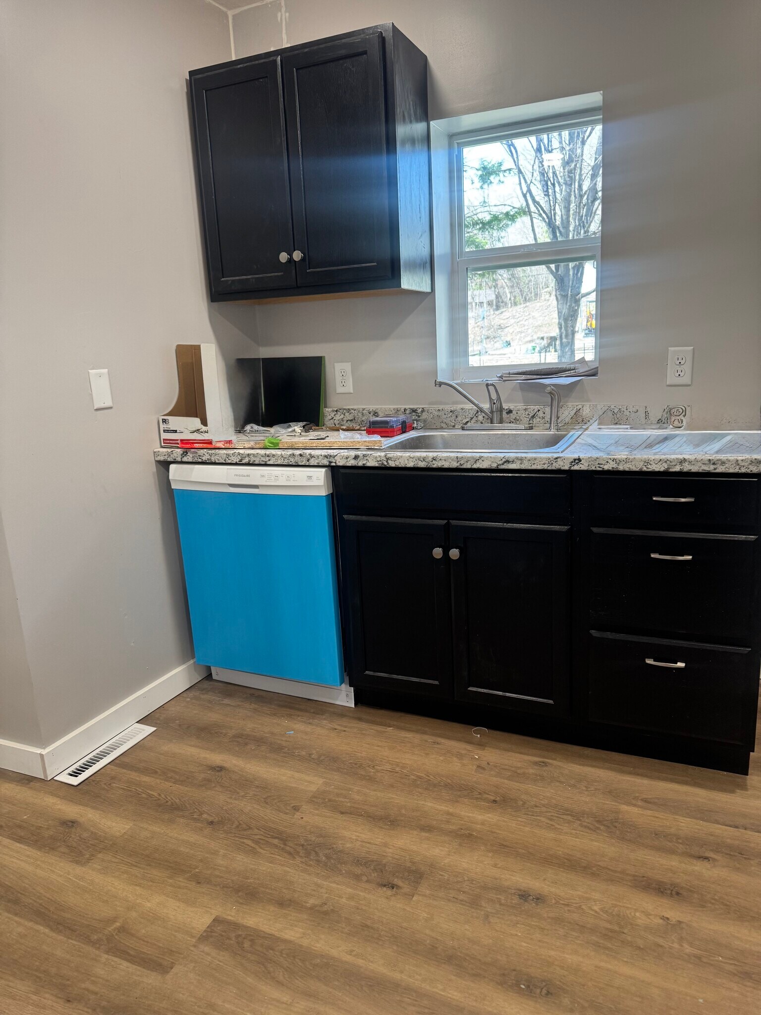 Building Photo - 312 Riverside Ave