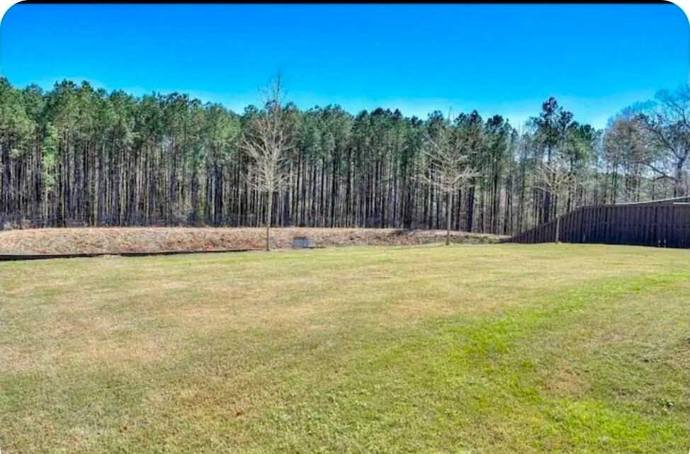 Building Photo - 1101 Dietrich Ln