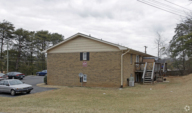 Building Photo - 8200 Elderberry Dr