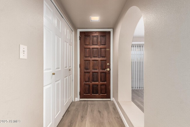 Building Photo - 10410 N Cave Creek Rd