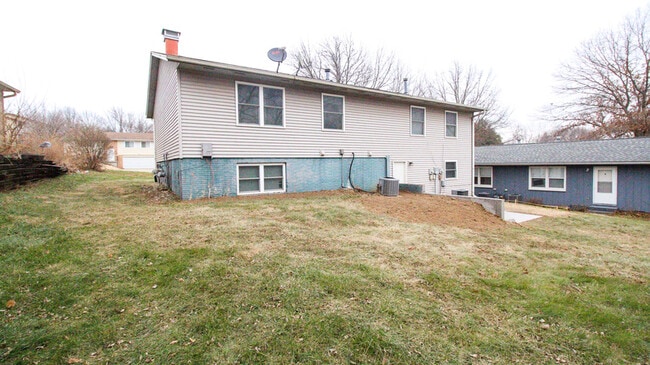 Building Photo - 2006 10th St