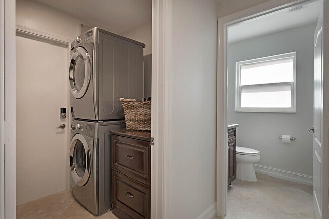 Building Photo - 9485 Baritone Ct