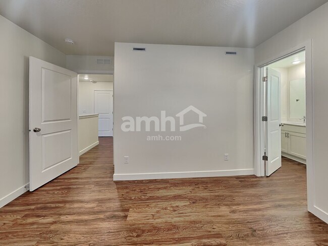Building Photo - 8967 S John Annie Ln