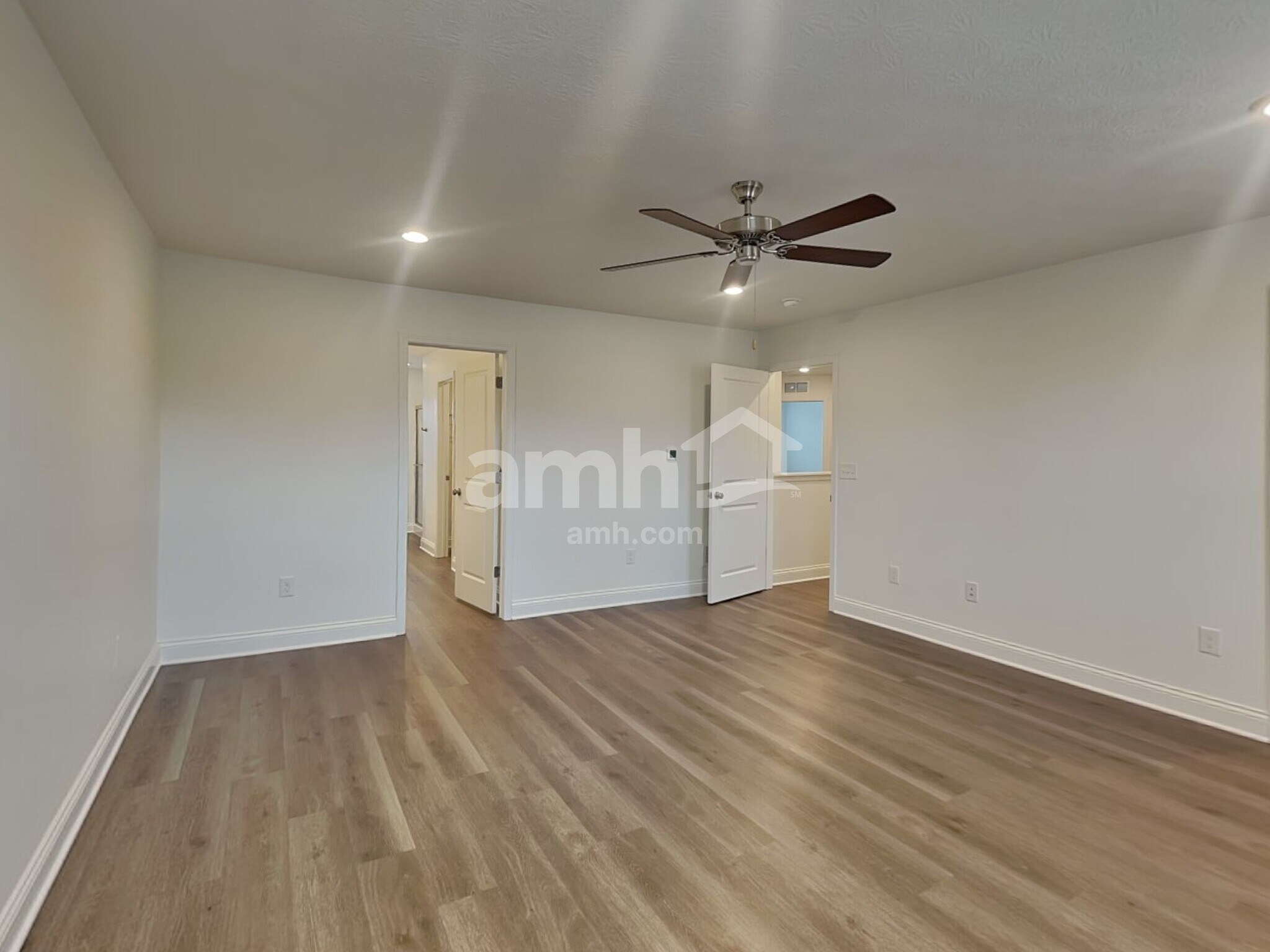 Building Photo - 9139 Henley Ave