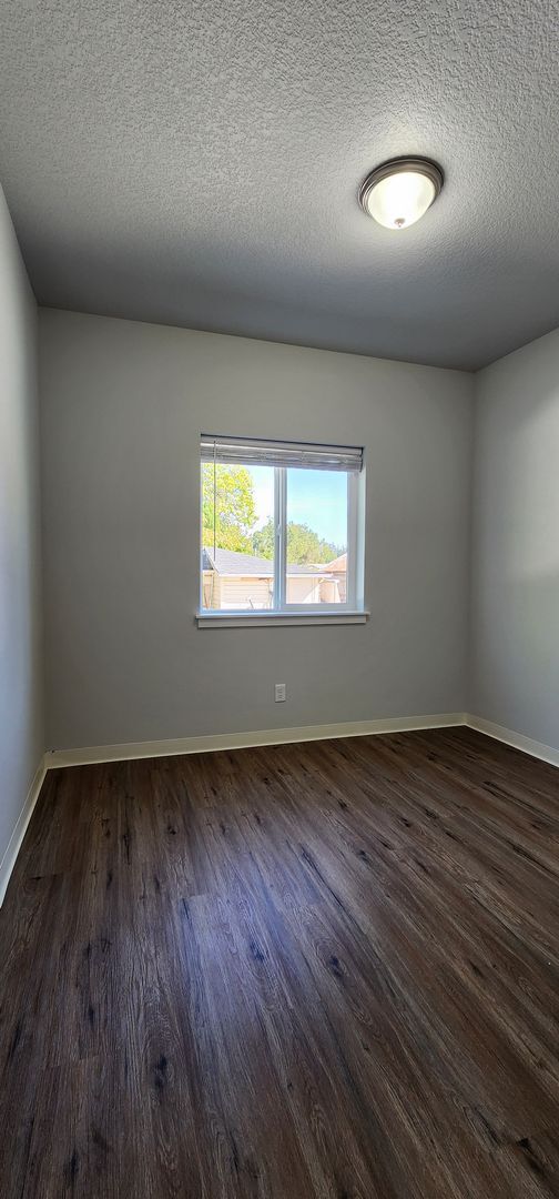 Building Photo - FREE RENT - Beautiful New Construction in McMinnville