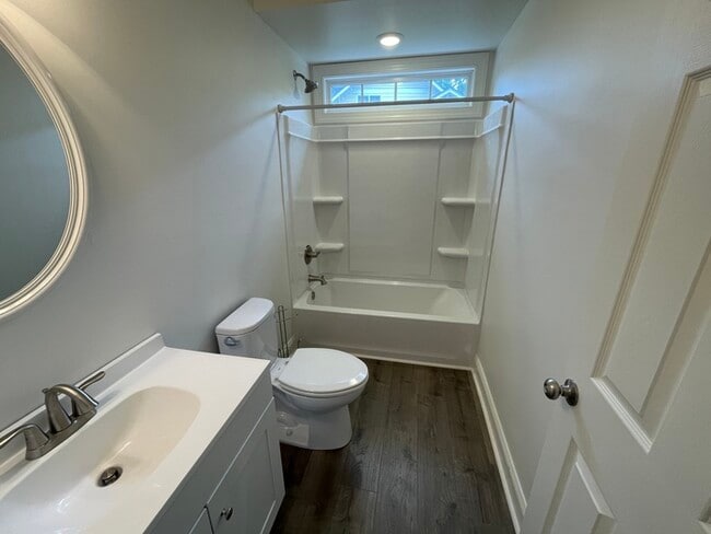 Building Photo - 102 LittleBranch Trail