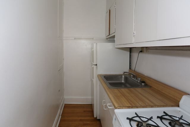 Building Photo - 4634 N Paulina St