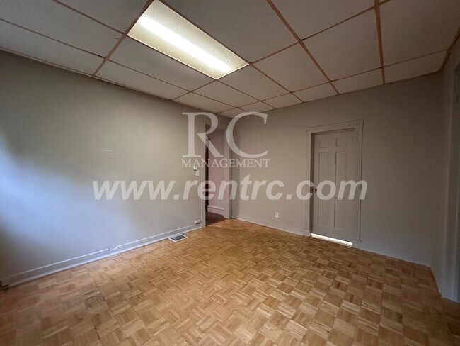 Building Photo - 705 Harmon-