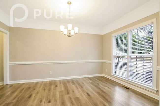 Building Photo - 5824 Clarks Fork Dr