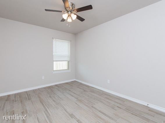 Building Photo - 3 br, 2 bath Duplex - 2541 Leroy Lane B