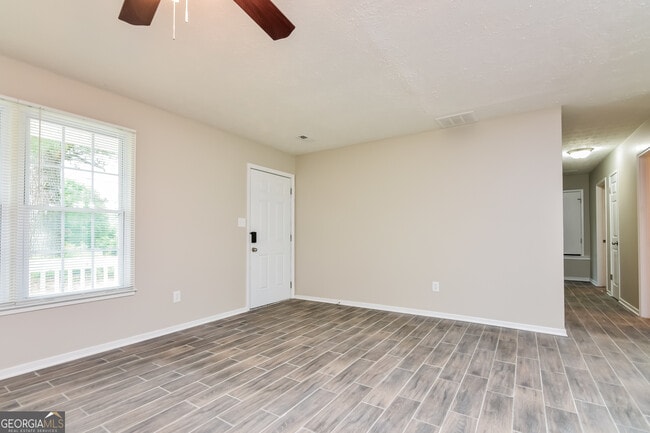 Building Photo - 3717 Paddington Trail