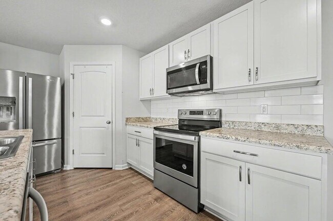 Building Photo - 3277 Chapelwood Dr