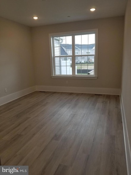 Building Photo - 4403 Thompson Dr
