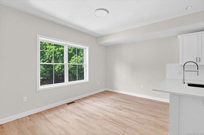 Building Photo - 70 Whiting St