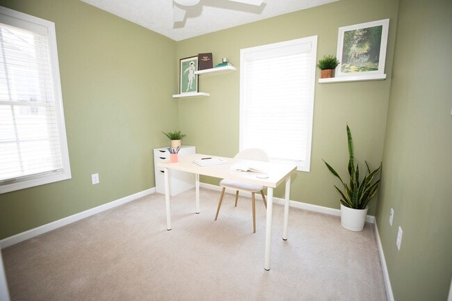 Building Photo - Townhouse at The Pinnacle