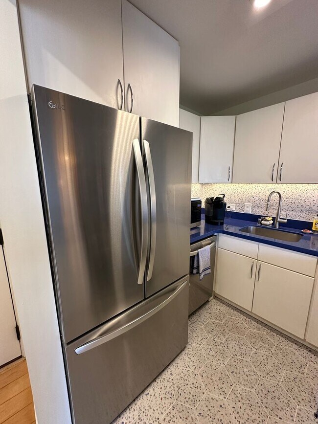 Building Photo - 1 BD / 1 BA FULLY FURNISHED UNIT IN WAIKIKI!!!