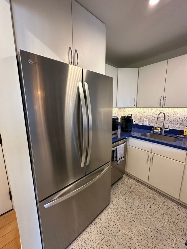 Building Photo - FULLY FURNISHED UNIT IN WAIKIKI!!!