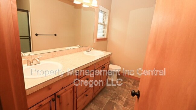 Building Photo - 20277 Knightsbridge Pl