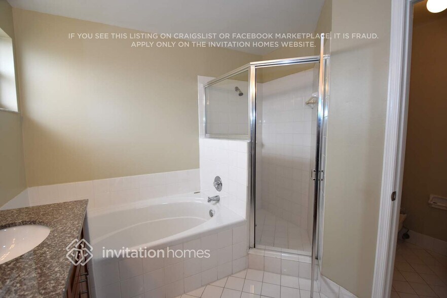 Building Photo - 14671 SW 156th Ave
