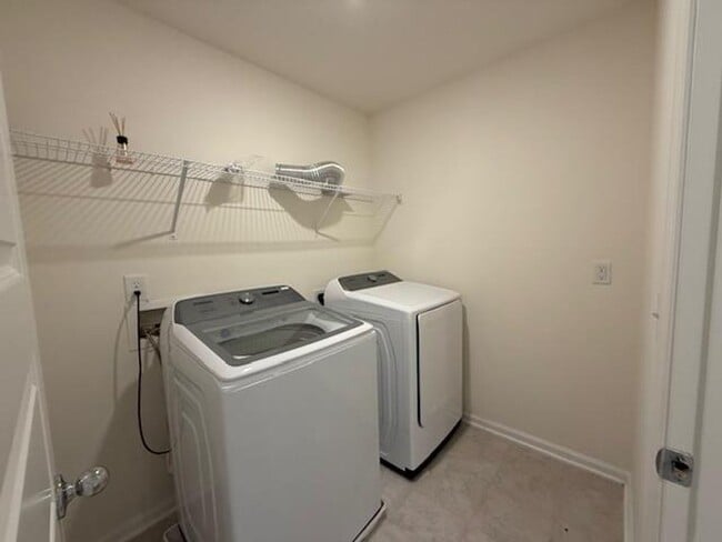 Building Photo - 1216 Grenshaw Dr