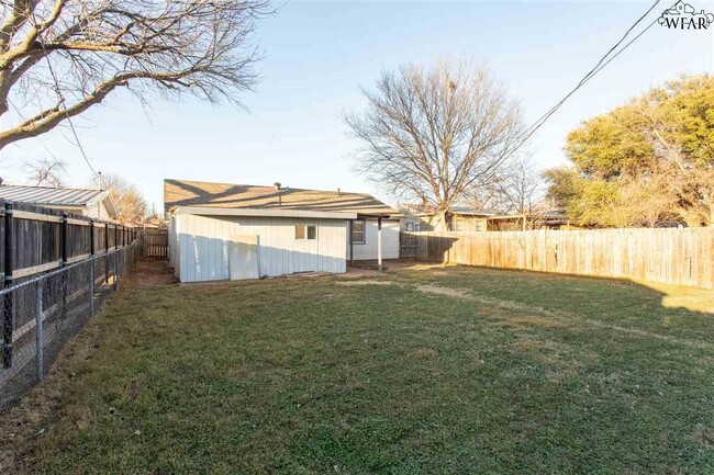 Building Photo - 2939 Moffett Ave