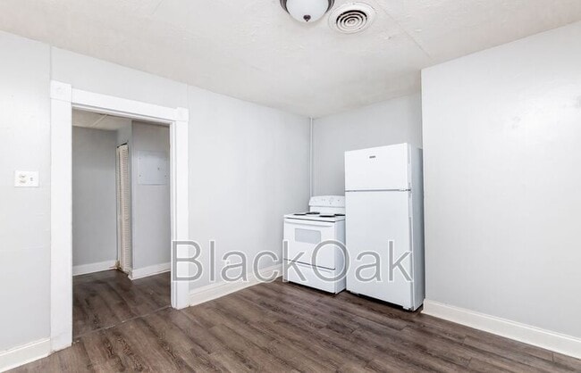 Building Photo - 917 Watt St