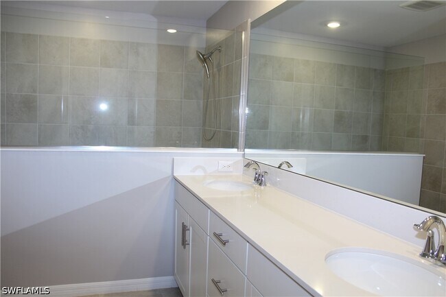 Building Photo - 5661 Melbourne Ct