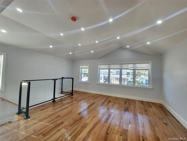 Building Photo - 330 Taylor Ave