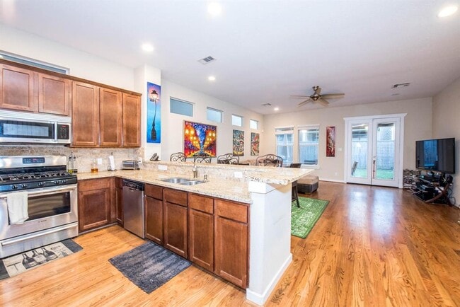 Building Photo - 5927 Kansas St