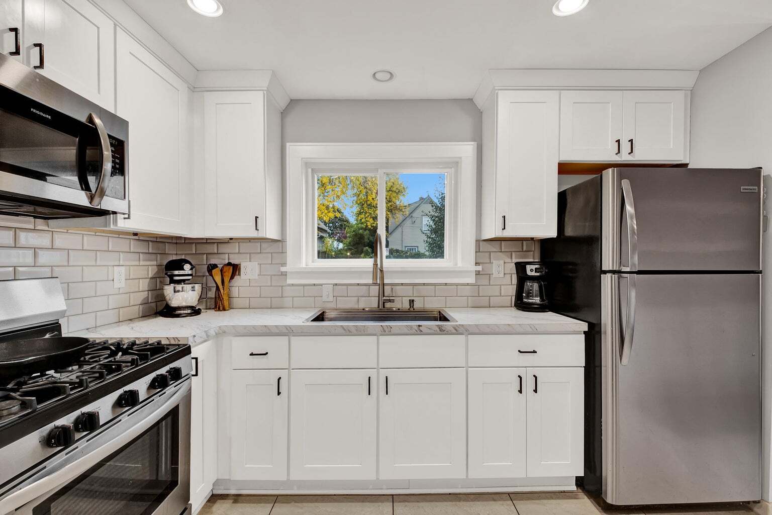 Building Photo - 3124 S Ellen St