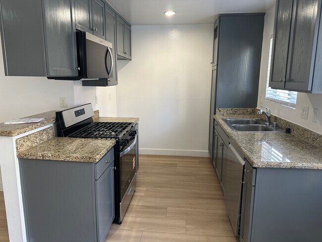 Building Photo - 8735 Variel Ave