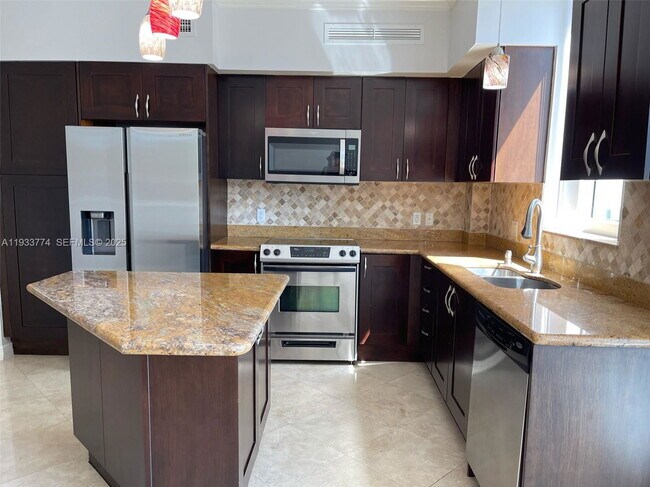 Building Photo - 1755 E Hallandale Beach Blvd