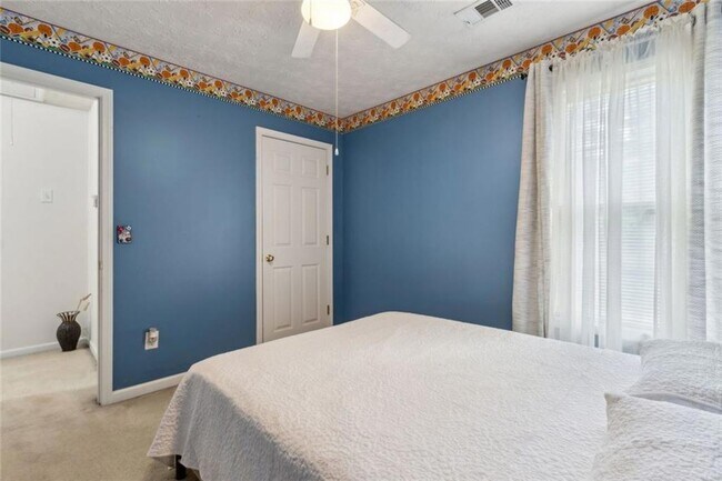 Building Photo - 436 Shenandoah Ct