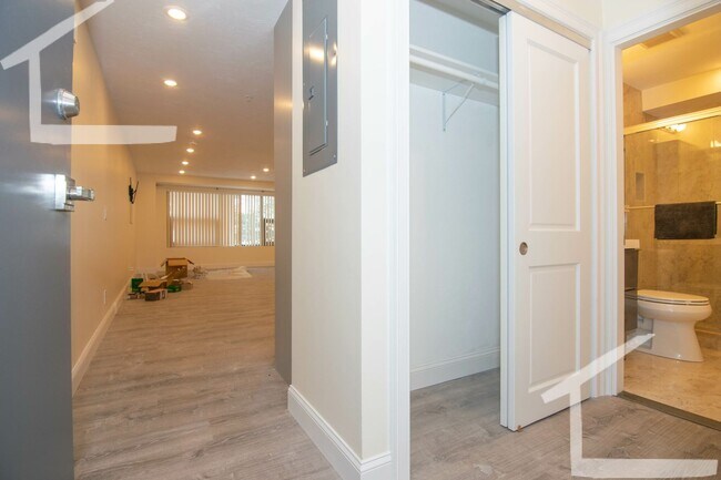 Building Photo - New Building, In-Unit Washer and Dryer, Central Heat/AC, Elevator, Parking for Rent