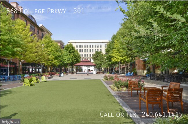 Building Photo - 868 College Pkwy