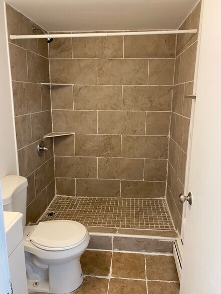 2nd floor- bathroom - 36 Cork St