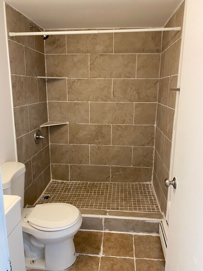 2nd floor- bathroom - 36 Cork St