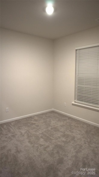 Building Photo - 107 Pampas Pl